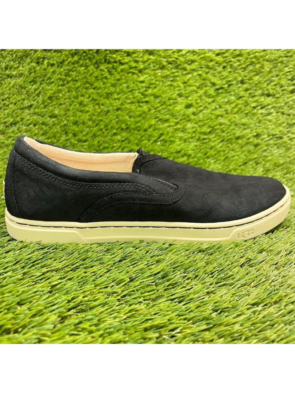 UGG Fierce Slip-On Womens Size 7.5 Black Casual Walking Comfort Suede Shoes